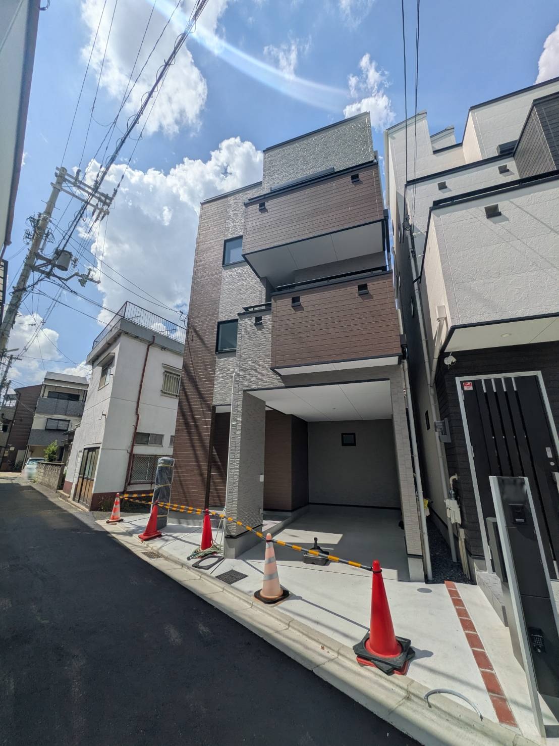 現在の販売中の不動産：【新築戸建】岩田町１丁目　3980万円